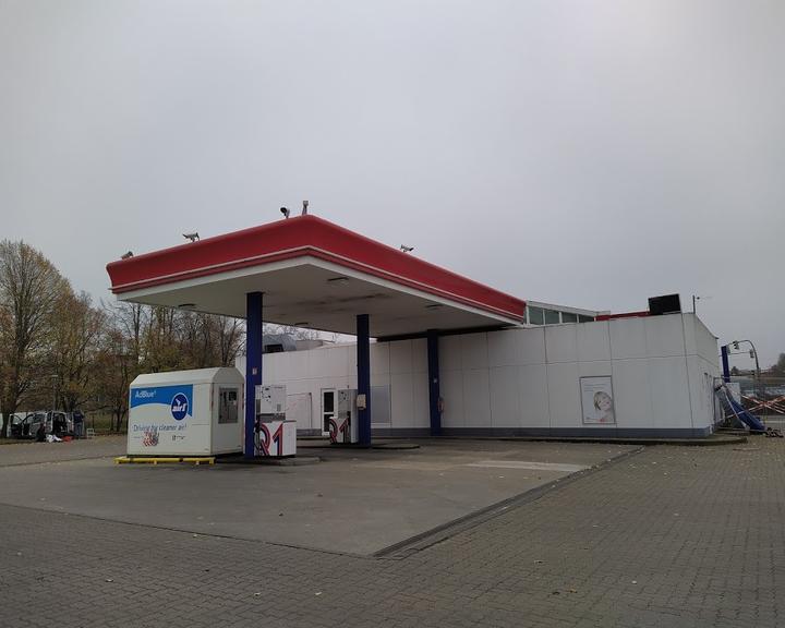 Q1 Tankstelle